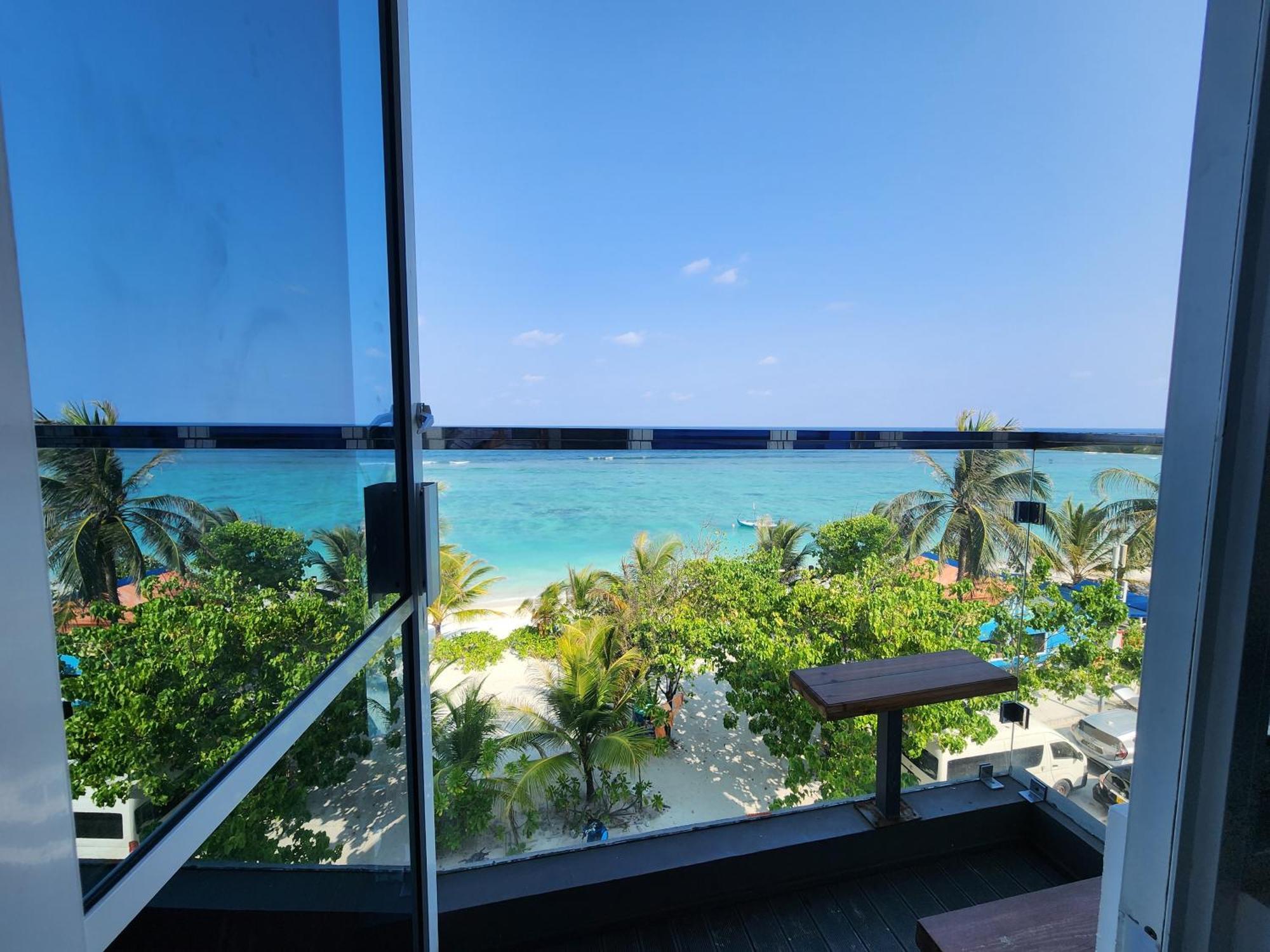 The Hive Beach Malé Buitenkant foto